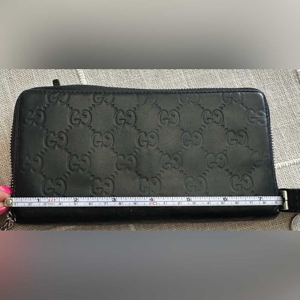 Gucci Black Embossed Wallet - Picture 8 of 9